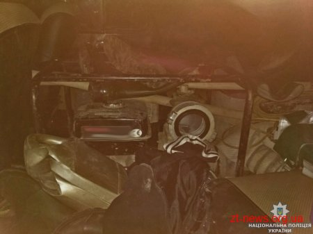 На Житомирщині поліція затримала автомобіль бурштинокопача