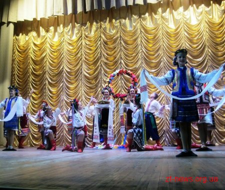Зразковий ансамбль народного танцю «Колорит» відзначив 15–річчя