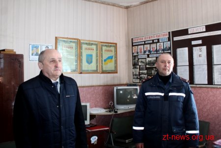 Володимир Ширма оглянув недобудоване пожежне депо в Пулинах