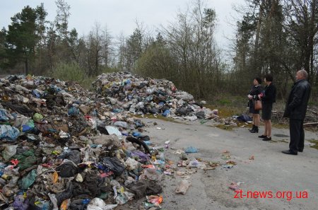 Поблизу с. Барвинівки Брониківської ОТГ виявили 90 тонн львівського сміття