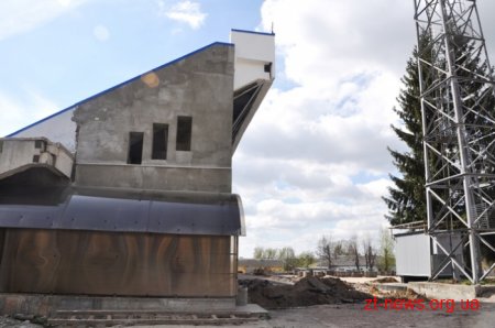 На стадіоні «Полісся» завершили будівельні роботи у тренерській та готують майданчик під палі