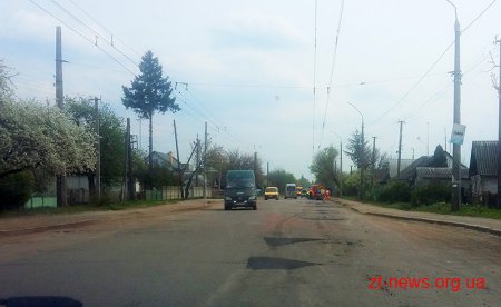 На вулиці Параджанова розпочали ямковий ремонт