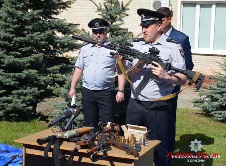 Жителі Житомирщині за місяць здали до поліції понад 260 одиниць зброї