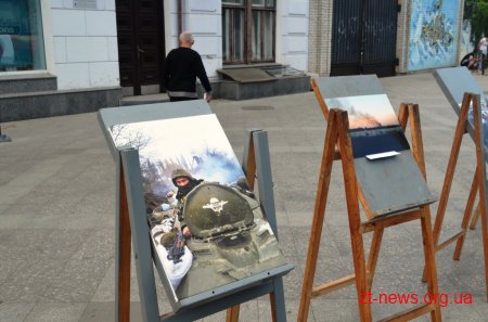 Житомирянам на Михайлівській презентували дві виставки присвячені подіям двох війн