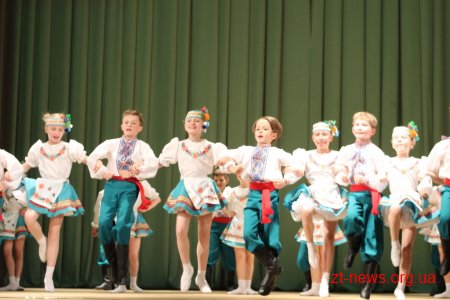 В драмтеатрі відбувся звітний концерт хореографічного ансамблю «Сонечко»