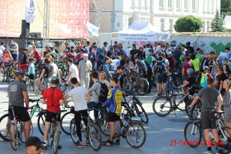 Більше тисячі велосипедистів проїхали вулицями Житомира