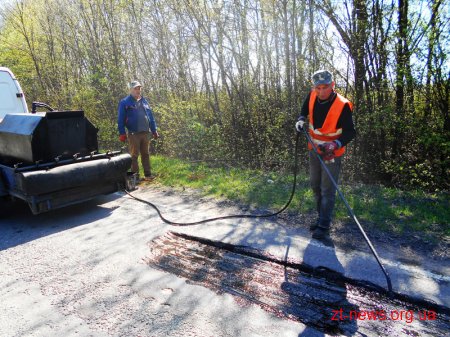 На Житомирщині за місяць провели ямковий ремонт на 51 тис. кв. м доріг