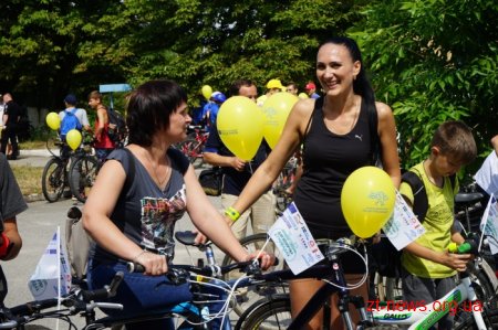 Понад 300 учасників взяли участь у велотурі «Зелене світло для велоруху в громадах»