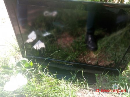 На одному з ринків Житомира чоловік намагався продати крадений телевізор