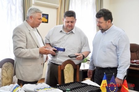 Житомирщина отримала від Федерації сучасного п’ятиборства 4 лазерні пістолети для підготовки дітей