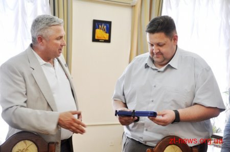 Житомирщина отримала від Федерації сучасного п’ятиборства 4 лазерні пістолети для підготовки дітей