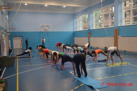 У Житомирі відзначають Міжнародний день йоги