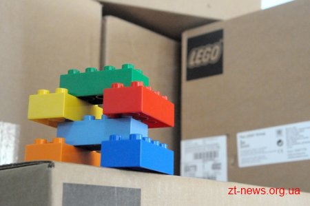 Житомирщина отримала 2 вантажівки конструкторів LEGO