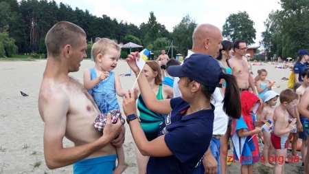 У Гідропарку рятувальники провели пізнавально-розважальну акцію «На воді - без біди!»