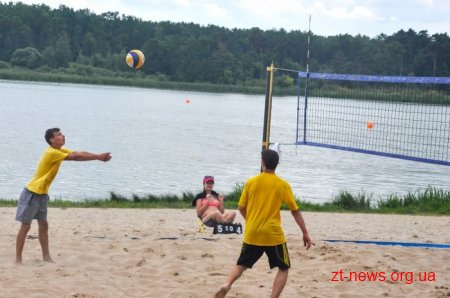 У Житомирі проходить чемпіонат області з пляжного волейболу серед чоловіків