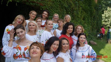 Українські дизайнери представили колекції національного вбрання на етно-фешн-шоу «Аристократична Україна»