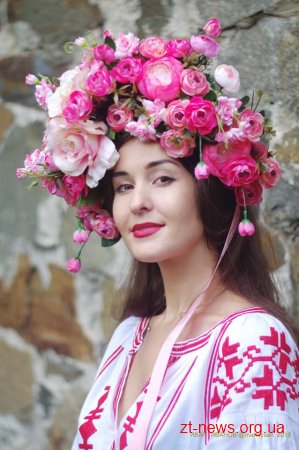 Українські дизайнери представили колекції національного вбрання на етно-фешн-шоу «Аристократична Україна»