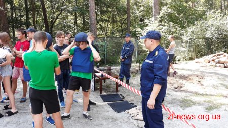 У таборі Супутник діти спробували себе у ролі рятувальників