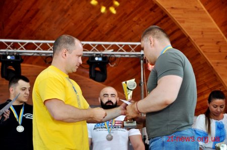 У Житомирі до Дня Незалежності пройшов Відкритий чемпіонат області з жиму лежачи