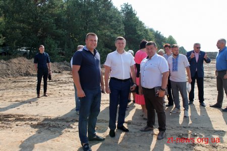 Депутати обласної ради відвідали місце незаконного видобутку піска та глини