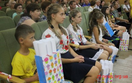 Діти з Донецької та Луганської областей приїхали у Овруч та взяли участь у конкурсі малюнків