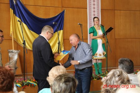 У Корольовській та Богунській районних радах відзначили переможців конкурсу "Мій ошатний район"