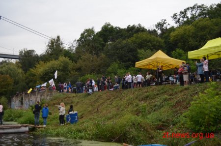 У Житомирі проходить спортивний фестиваль з веслування на човнах «Поліський дракон»