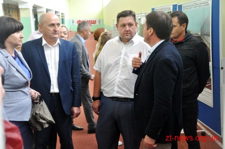 У День міста Геннадій Зубко перевірив, як ідуть справи на стадіоні «Полісся»