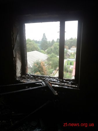 В Новограді-Волинському сталася пожежа в 5-поверхівці: врятовано чоловіка