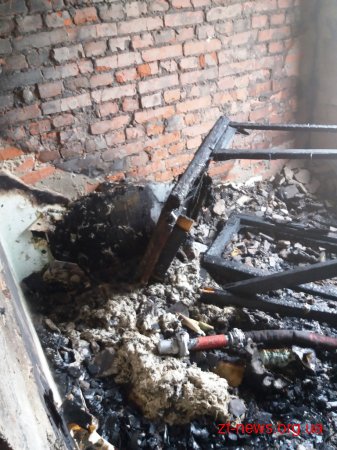 В Новограді-Волинському сталася пожежа в 5-поверхівці: врятовано чоловіка