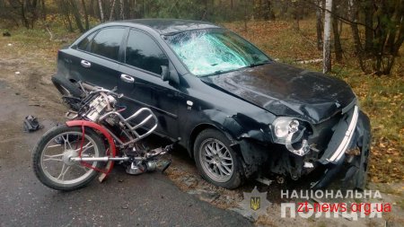 Внаслідок зіткнення у Радомишльському районі автомобіля та мопеда загинув водій двоколісного