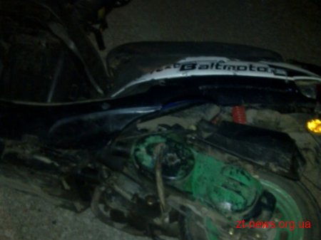 На Житомирщині у ДТП загинула скутеристка, яка не впоралась з керуванням та врізалась в дерево