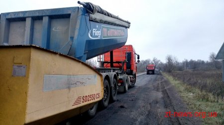 На дорозі Черняхів–Малин–Людвинівка завершують ремонтні роботи