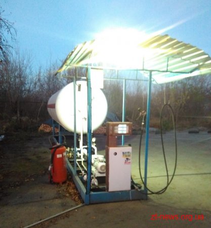 Прокуратура наполягатиме на демонтажі нелегальної газової заправки на Житомирщині
