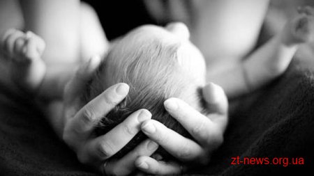 Обставини смерті 6-місячного хлопчика у міській дитячій лікарні Житомира рослідуватиме комісія