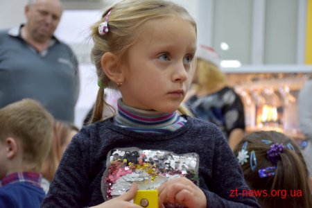Для дітей учасників АТО організували благодійну акцію «Миколай на порозі»