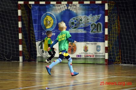 В футбольному батлі змагалися дитячі команди та адміністрація ФК «Полісся» з гравцями клубу