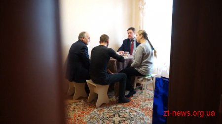 Ігор Гундич відвідав родину, яка нещодавно придбала квартиру за рахунок допомоги від держави