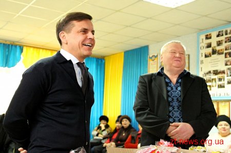 Сергій Сухомлин відвідав житомирський територіальний центр та привітав колектив із новорічними святами