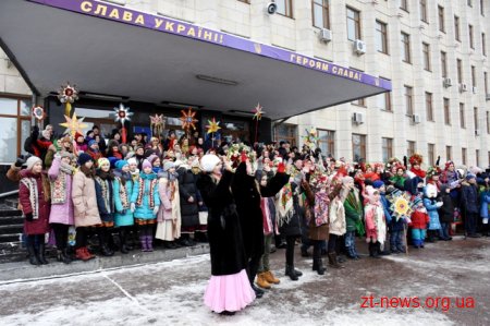 Близько 600 жителів Житомирщини заспівали разом колядку «Нова радість стала»