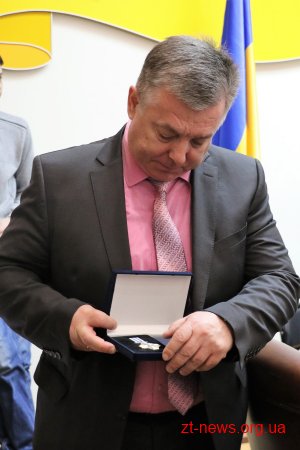 Волонтера Ярослава Бугайчука нагородили відзнакою «За заслуги перед містом» ІІ ступеня