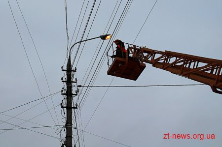 У Житомирі тривають роботи із заміни зовнішнього освітлення вулиць на світлодіодне