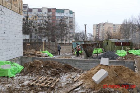 У Житомирі продовжується будівництво сучасного сценічного майданчику «Натхнення»