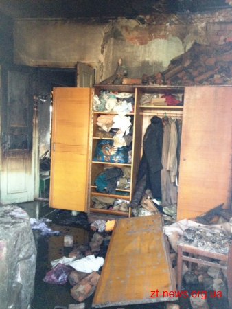 У Коростені під час гасіння пожежі в приватному будинку вогнеборці виявили тіло чоловіка