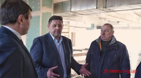 Ігор Гундич оглянув хід реконструкції СК «Динамо» у Радомишлі