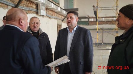 Ігор Гундич оглянув хід реконструкції СК «Динамо» у Радомишлі