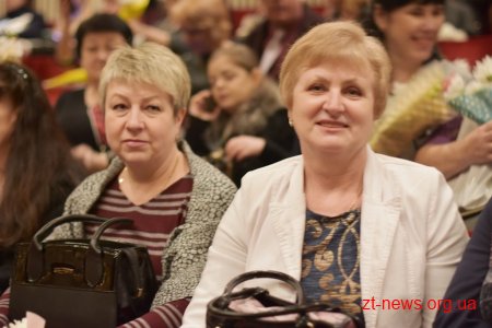 Ігор Гундич та Володимир Ширма привітали жінок-педагогів та медиків зі святом весни