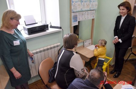 У Любарській ОТГ Марина Порошенко зустрілась із дітьми, які отримують послуги в ІРЦ