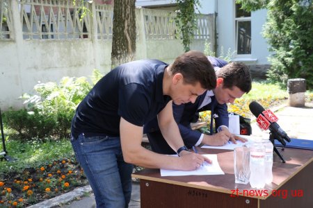 Сергій Сухомлин підписав договір гарантії по кредиту ЄБРР на закупівлю нових тролейбусів для Житомира