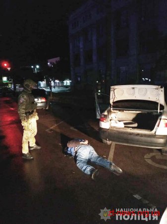 У Житомирі під час крадіжки поліцейські затримали групу офісних злодіїв